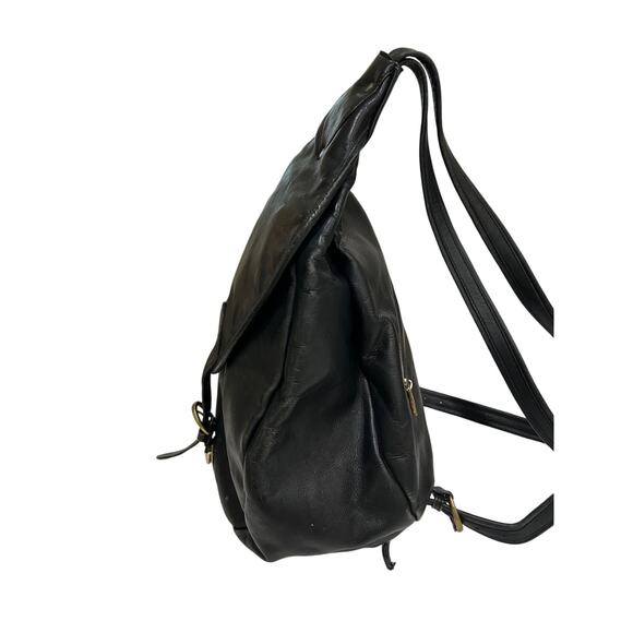 Wilson Leather Sling Backpack Purse Black Sleek Minimalist Y2K Slouchy - Picture 7 of 13